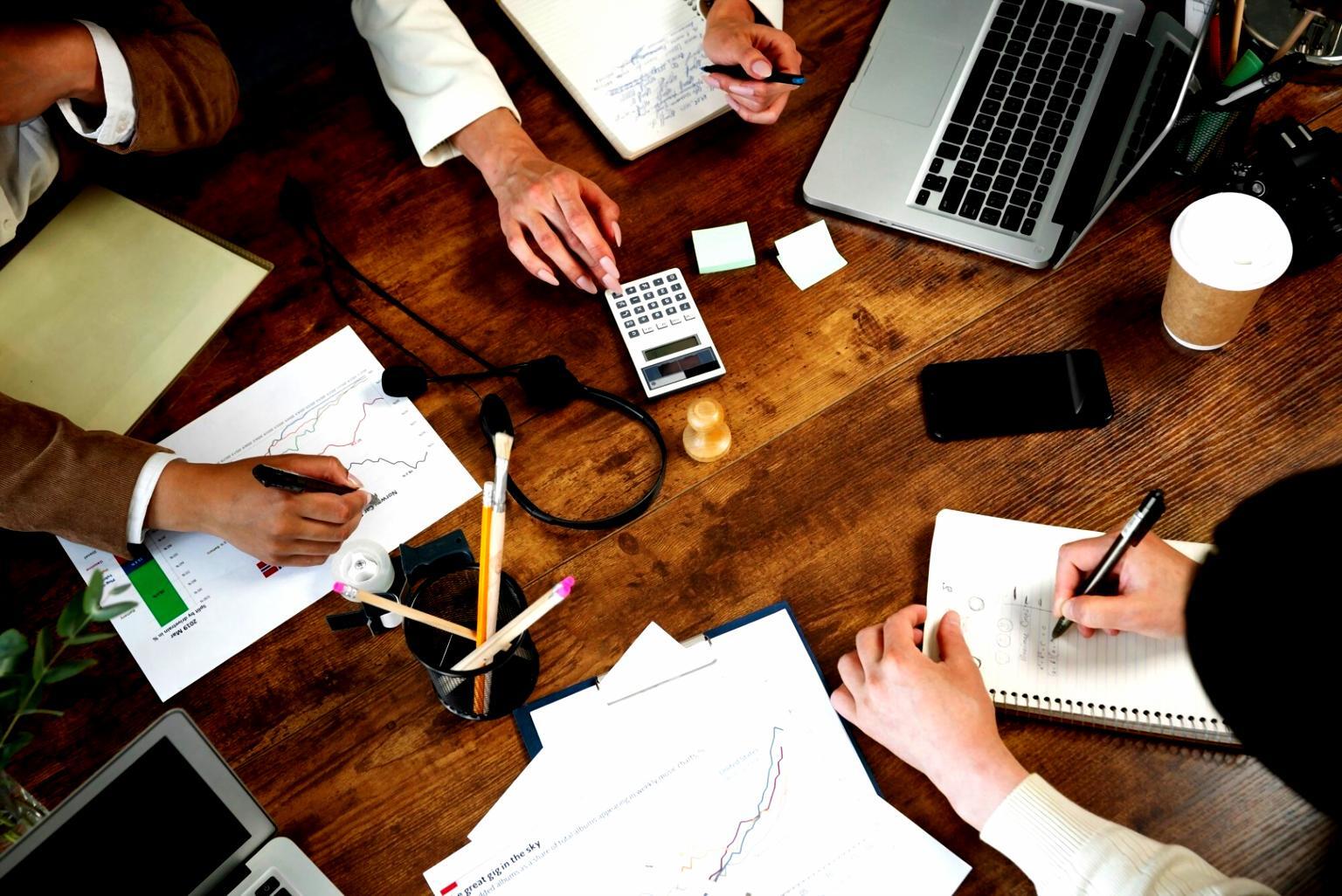 Moderne Finanzanalyse Arbeitsplatz